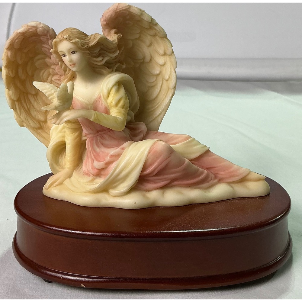 Roman Seraphim Classics Evangeline Angel of Mercy Music Box 1997 Clair de Lune
